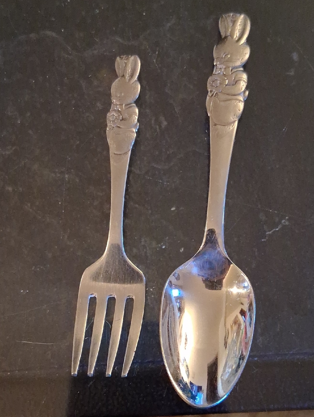 ONEIDA COMMUNITY STAINLESS PETER COTTONTAIL BABY UTENSIL SET